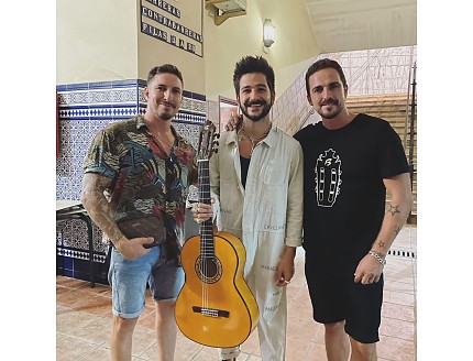 Guitarra Bros para CAMILO !